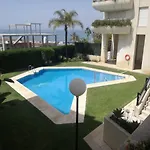 Suitur Con Piscina En Playa Apartman