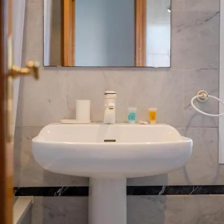 Suitur Con Piscina En Playa * 马尔韦利亚