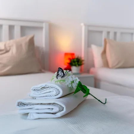 Suitur Con Piscina En Playa マルベーリャ